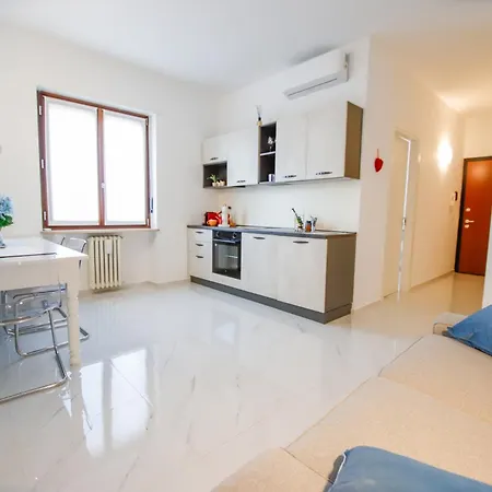 Moderno In Zona Pedonale Apartment *