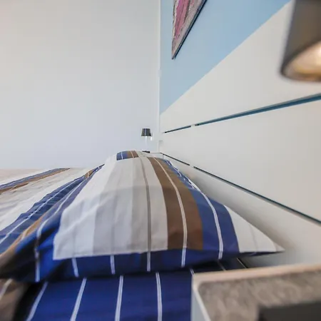 Moderno In Zona Pedonale Apartman