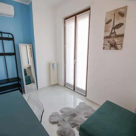 Moderno In Zona Pedonale Chivasso